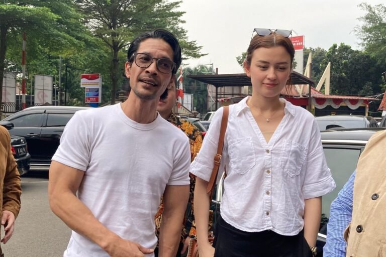 kimberly ryder setelah cerai belum menjadi WNI